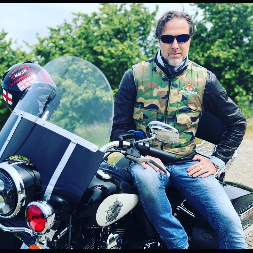 	"Сильно!": Шовковский заценил фото "мозга" сборной Украины на мотоцикле
