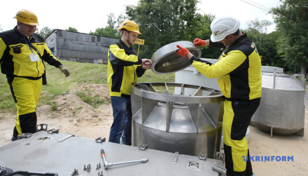 В Украину поступили контейнеры для транспортировки и хранения радиоактивных отходов
