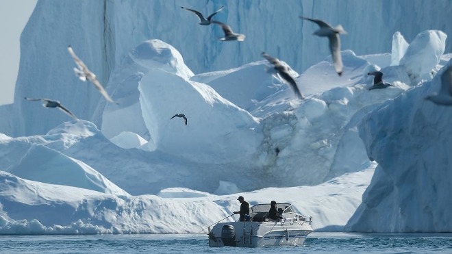 Ледяной щит Гренландии утратил более 11 млрд. т льда за день