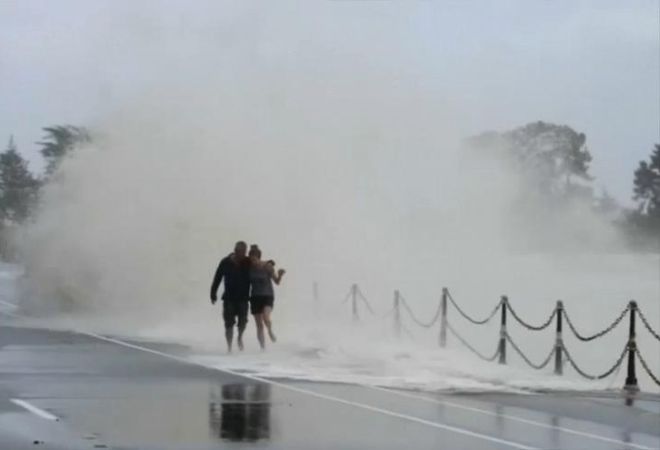 Гигантский шторм в южной части Тихого океана угрожает Австралии и Новой Зеландии