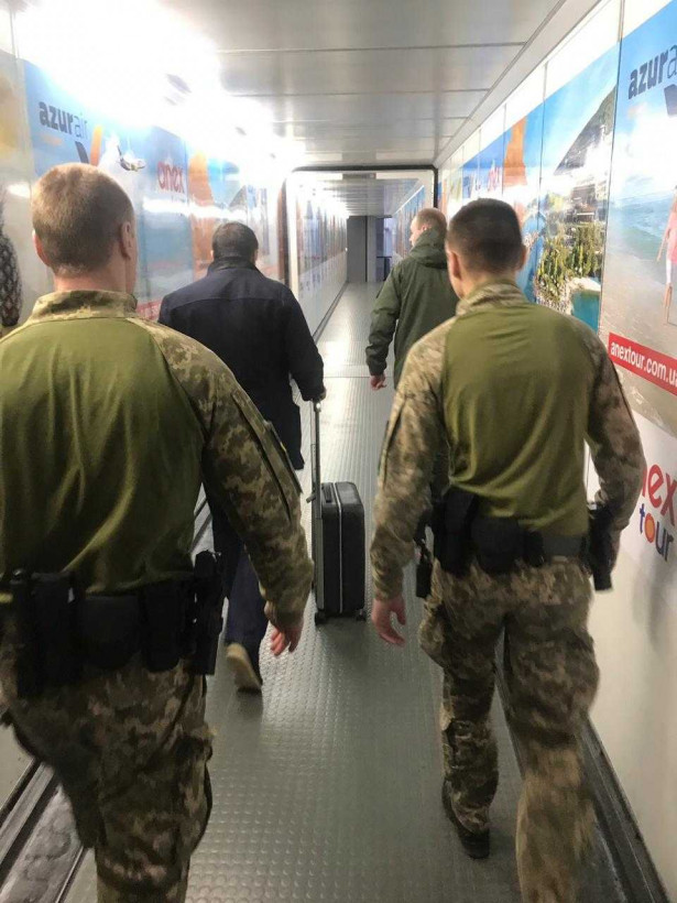 Пытался покинуть страну: экс-президента "Укрбуда" Микитася сняли с рейса