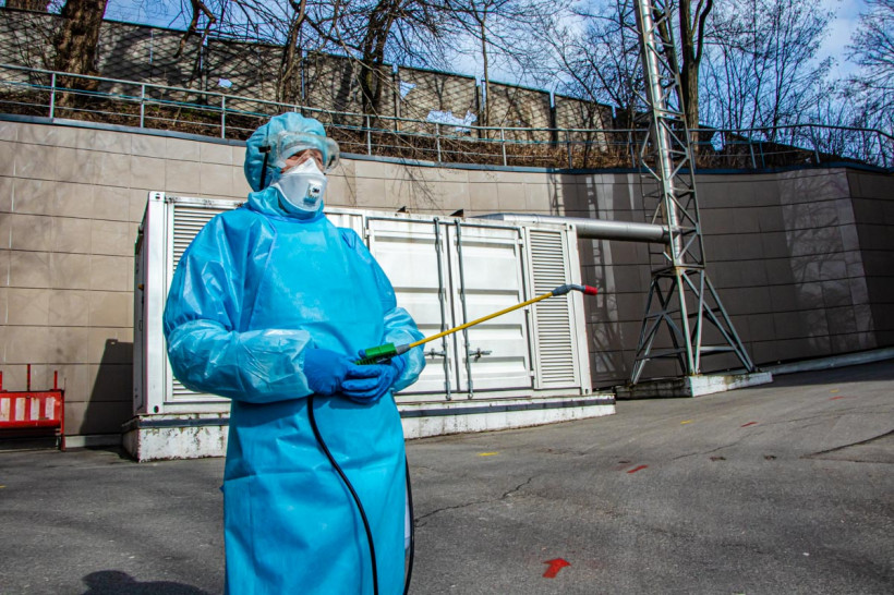 В киевскую больницу привезли "больного" с симптомами коронавируса: что произошло 