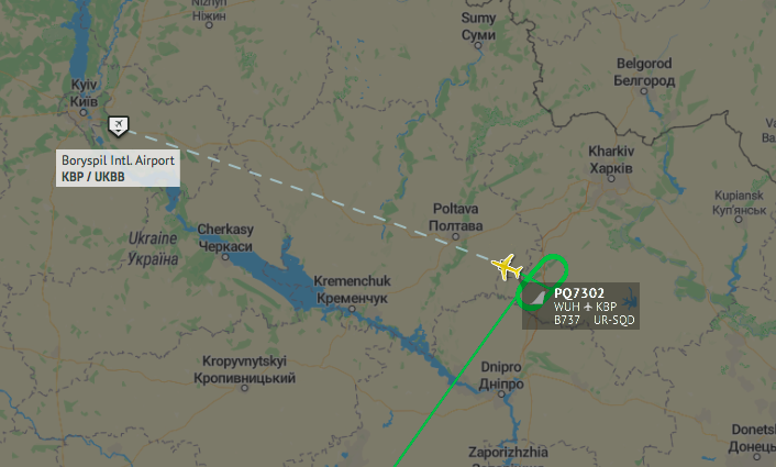 Самолет в эвакуированными украинцам летит в Киев