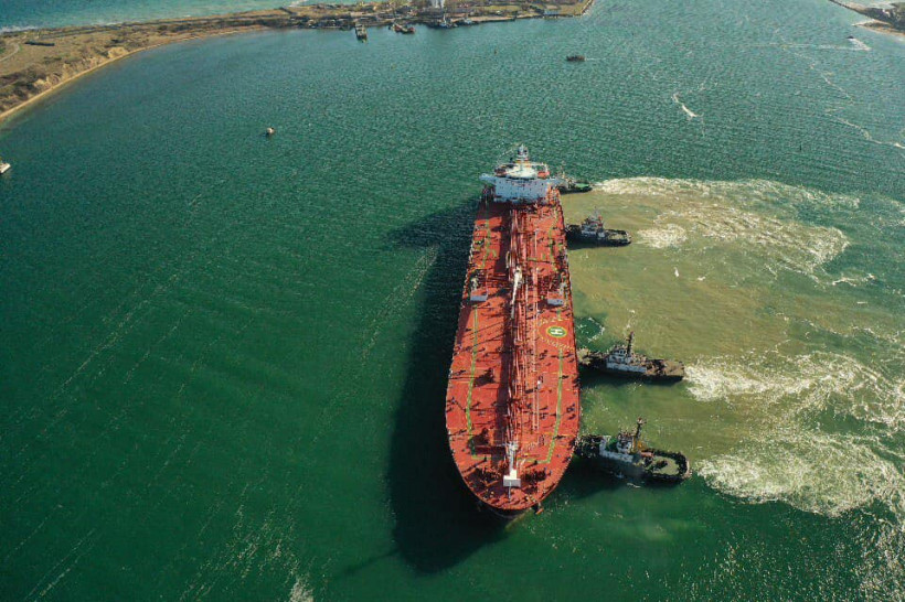 Украина приняла первый танкер с нефтью Azeri Light для Беларуси