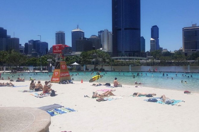 Несезонная жара в Австралии бьет рекорды за десятилетия