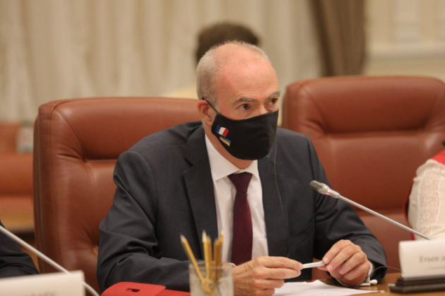 Шмыгаль пригласил французских бизнесменов к приватизации в Украине