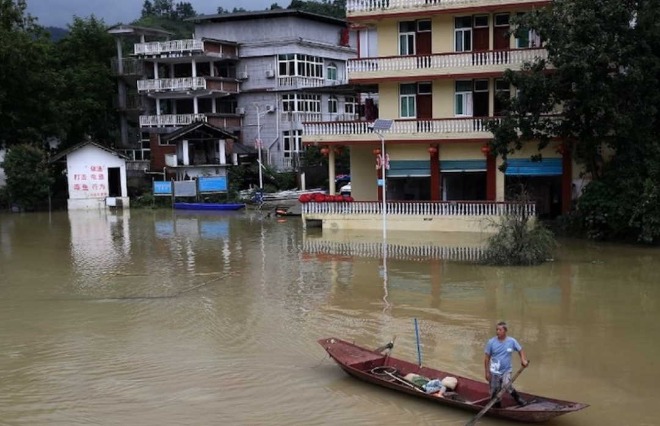 Из-за проливных дождей в Китае повышен уровень тревоги на реке Хуай 