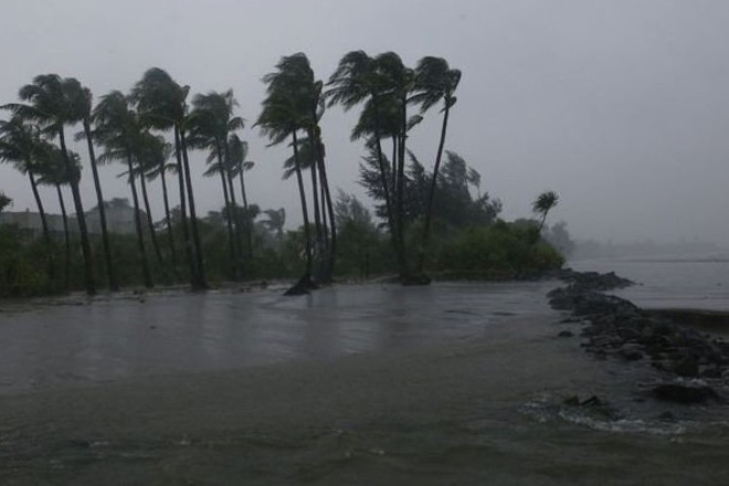 Тропическая депрессия несет сильные ливни на Бермудские острова 