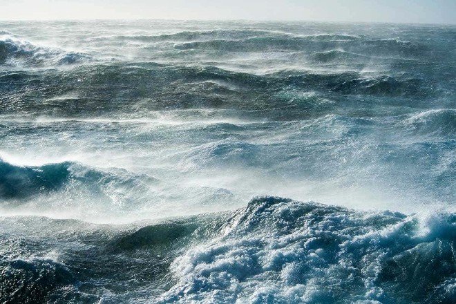 Изменение климата приведет к экстремальным волнам в Арктике