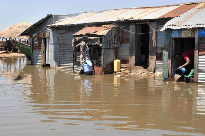 Подъем воды в африканском озере Виктория стал катастрофическим