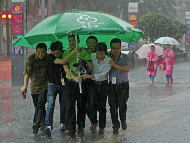 Из-за сильных дождей в Китае объявили «синее» предупреждение 