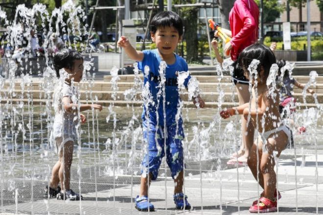 В Японии продолжается опасная волна тепла, температура превысила +41 °C