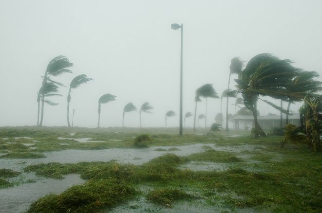 Сезон ураганов в Атлантике приблизился к самой суровой части