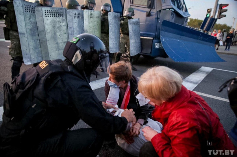 В Минске задержали полсотни протестующих, есть раненые - СМИ 