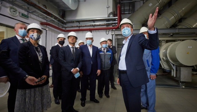 Зеленский проинспектировал строительство гидроагрегата на Днестровской ГАЭС