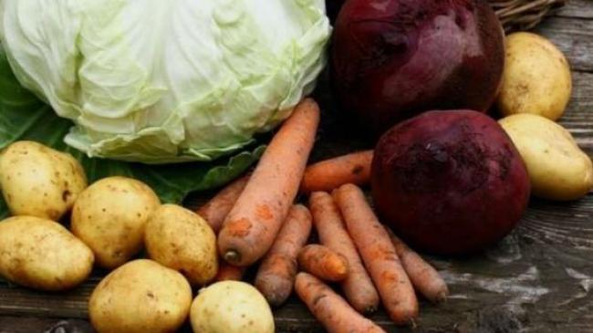 Октябрьские цены: овощи относительно дешевы, чеснок, сахар и масло дорожают