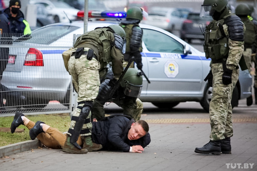 "Силовики устроили сафари": в Минске задержаны около 300 человек (фото, видео)