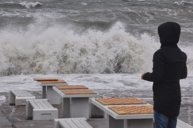 На Украину 8 декабря обрушится сильный ветер, на Азовском море ожидается шторм
