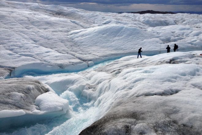 Под Гренландией обнаружен мантийный шлейф, который растапливает лед снизу