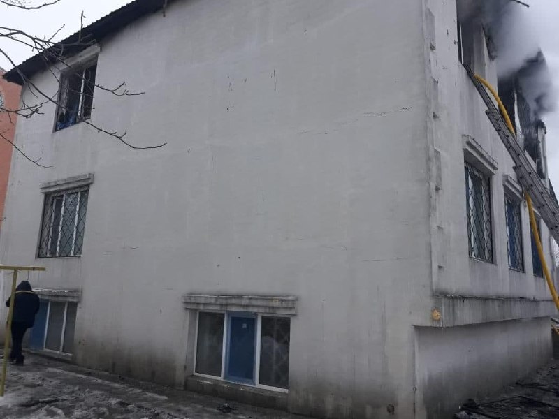 В Харькове горит дом престарелых: погибли 15 человек (фото, видео)