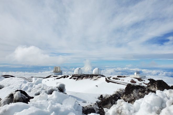 Гавайские вулканы окутал самый большой снежный покров за 7 лет