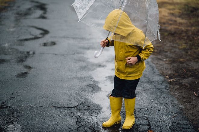 15 апреля в Украине пройдут дожди, местами – с грозами и мокрым снегом