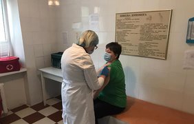 В Украине началась вакцинация препаратом Pfizer