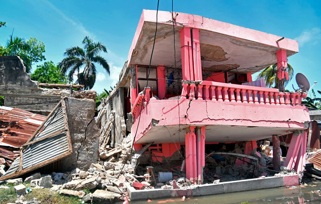 Гаити снова трясет: число жертв землетрясения увеличилось до 2189