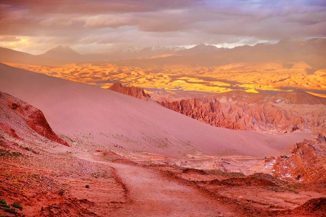 Ученые выяснили, почему в чилийской пустыне Атакама так много стекла
