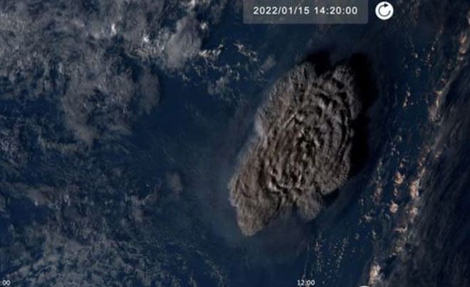 Извержение вулкана у Тонги оставило серьезный ущерб: опасения вызывают питьевая вода и пепел