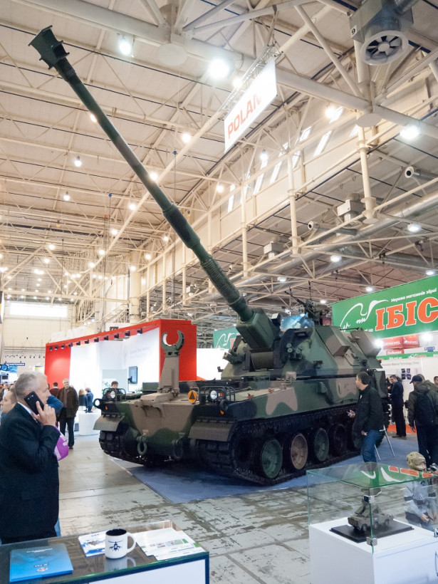 Польща передала Україні 18 самохідних 155-мм гаубиць KRAB