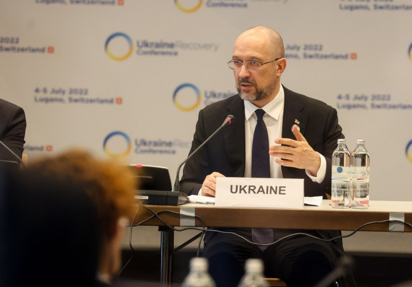 Шмыгаль передал заявку на вступление Украины в ОЭСР
