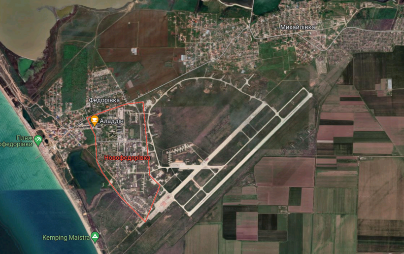 Вибухи на авіабазі в окупованому Криму: почалася термінова евакуація (відео)