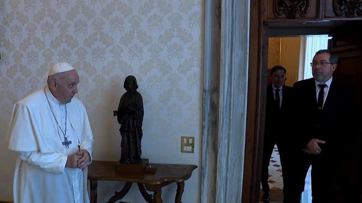 Стало відомо, коли Папа Римський приїде до України