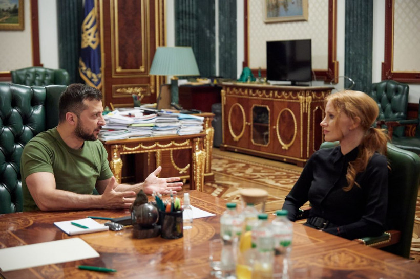 Зеленський відзначив нагородами голлівудських акторів, які відвідали Україну після вторгнення