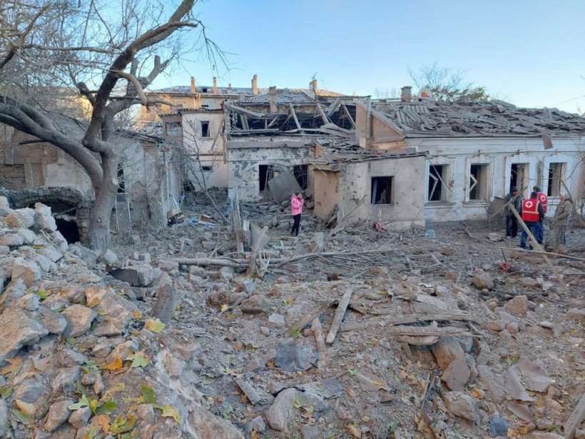 У Миколаєві ракетами зруйновані гімназія та коледж (фото)
