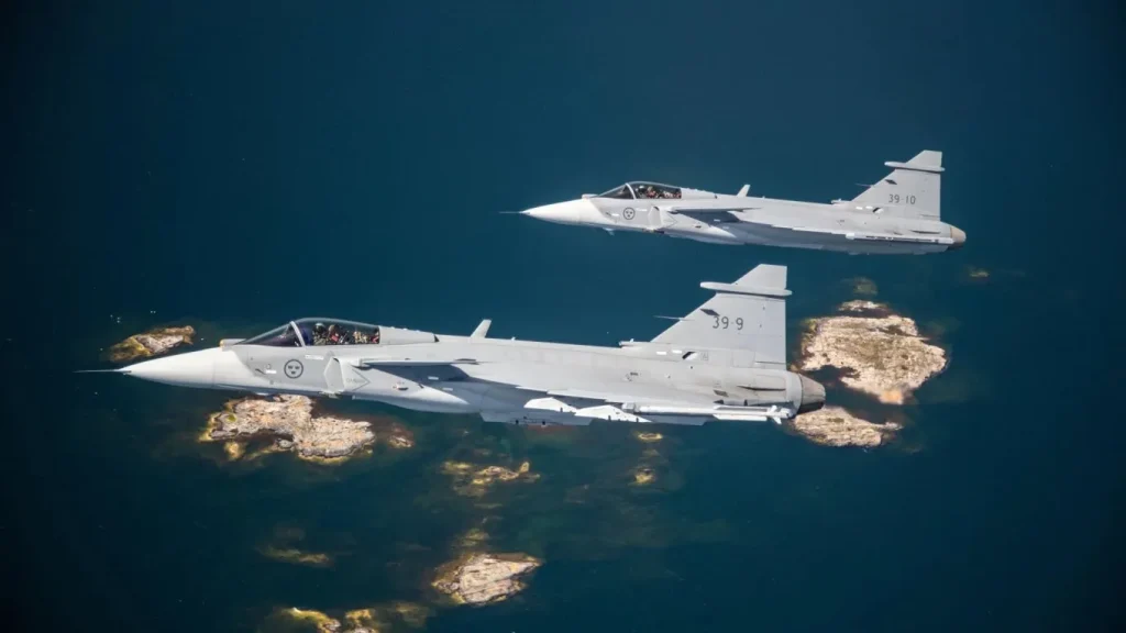 Коли очікується поставка винищувачів Gripen (SAAB JAS 39) в Україну: технічні характеристики та ціна