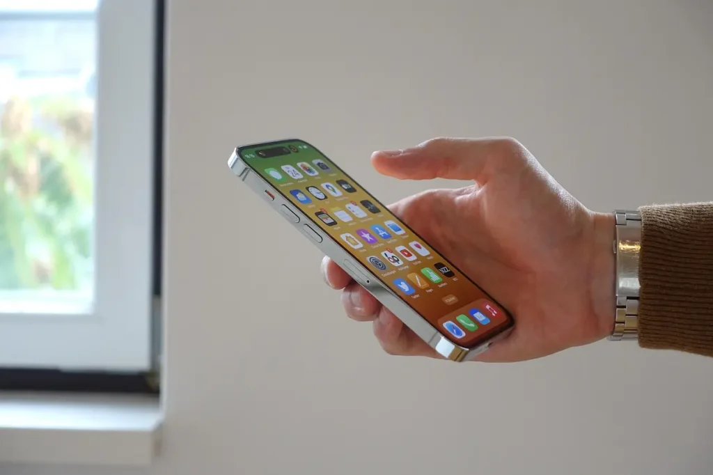 Apple випустила iOS 26.1: які основні нововведення та покращення для користувачів