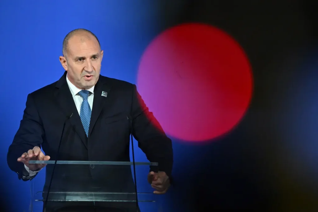 Президент Болгарії Румен Радев несподівано оголосив про відставку: озвучена причина