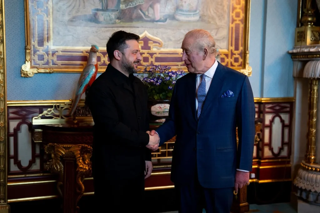 Що Зеленський подарував королю Чарльзу III під час візиту до Лондона?