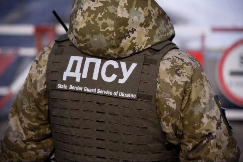 Чоловіки 18–22 років і виїзд за кордон: що можуть змінити для молоді в Україні