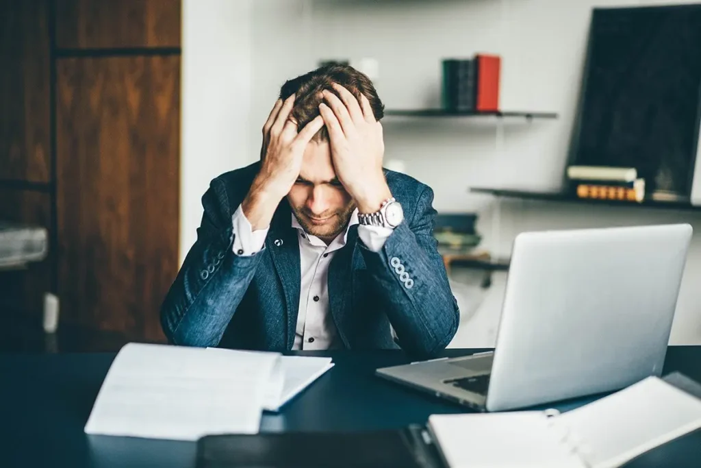 Сидячий спосіб життя- 202030_Workplace-Fatigue