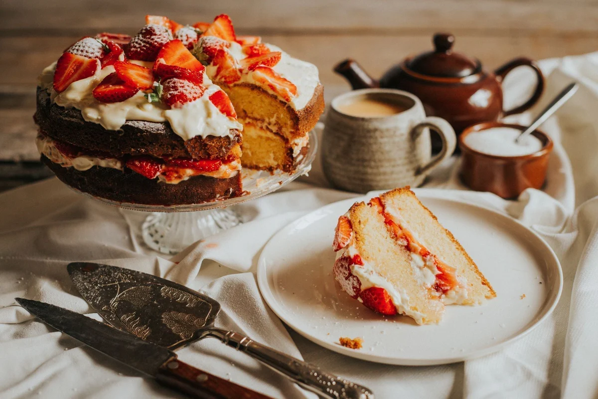 Десерти до чаю - cream-tea-cake-recipe-greendale_c63ab4ac-f081-4825-874d-a38ef58d6567