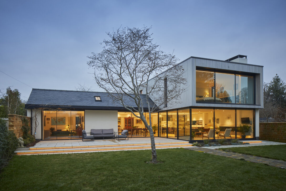 Аренда чи купівля житла - Greenaway-Architecture-Garden-House-Photo-External-2189-Rear-Dusk-Ben-1200x800 (1)