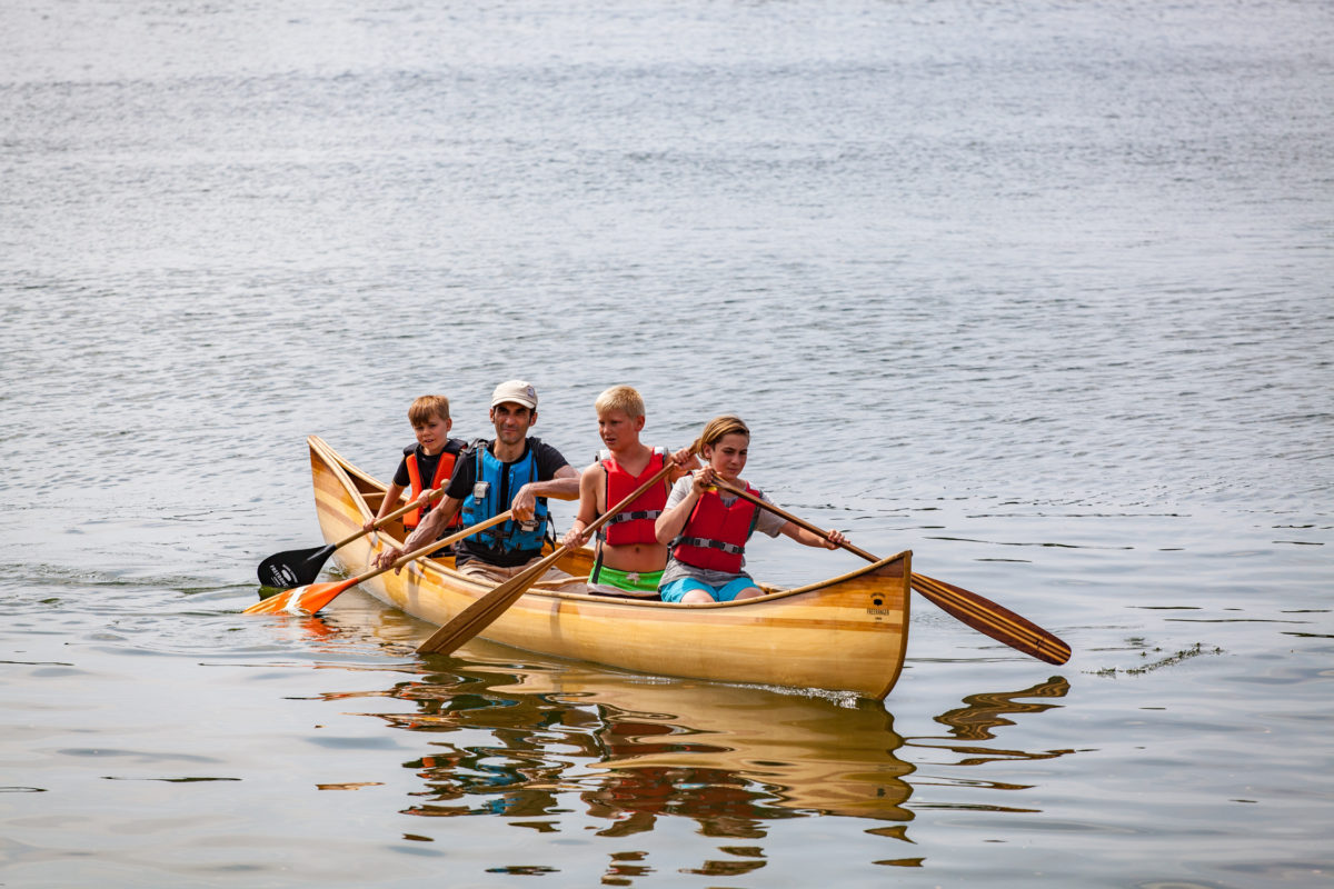 Чим корисна гребля для дітей - canoeing-with-children-Freeranger-Canoe-975920180707150214