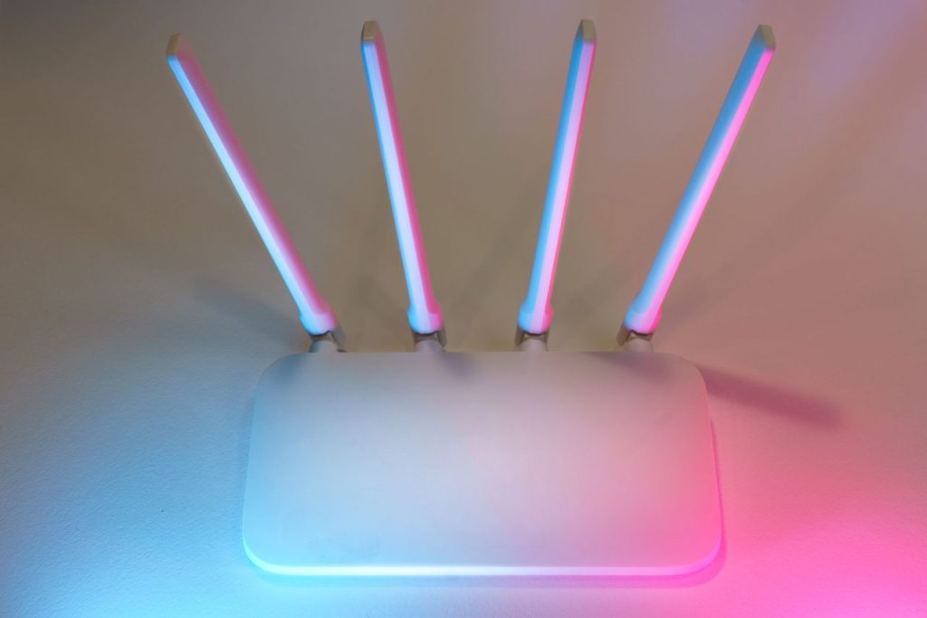 Чому падає швидкість Wi-Fi - pexels-jakubzerdzicki-29711663