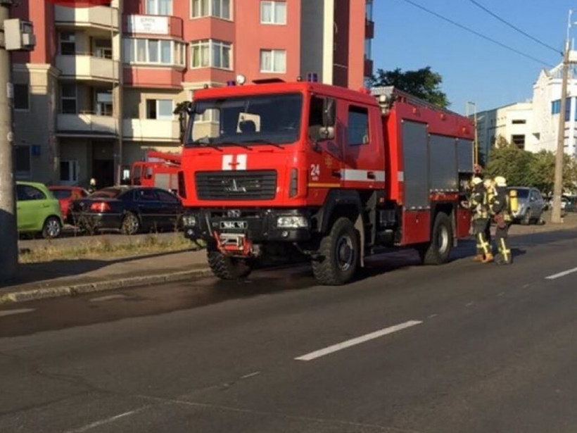 В Киеве на 9-м этаже высотного здания произошел пожар (ФОТО)