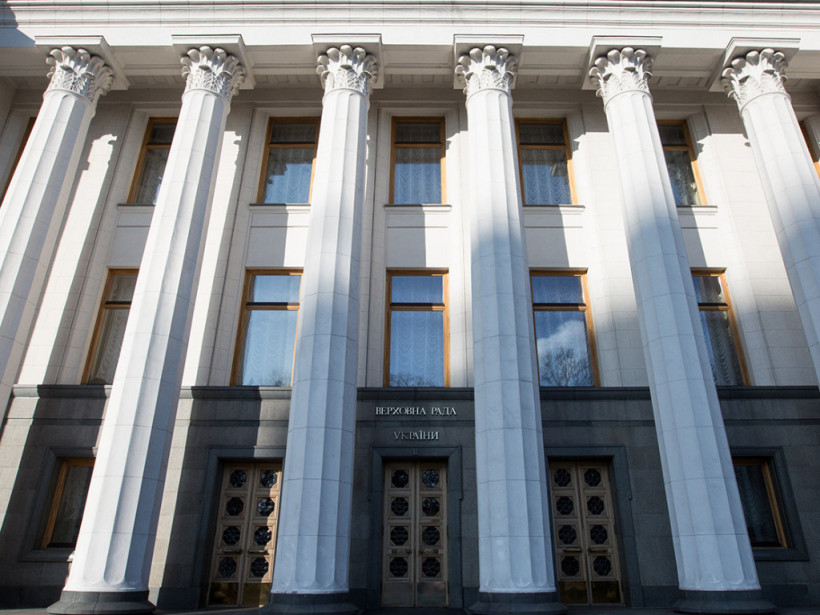 Изменения регламента ВР призваны уменьшить публичное обсуждение проблем монобольшинства – эксперт