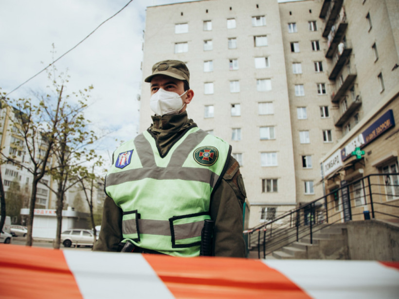 «Больные находятся вместе со здоровыми»: глава НМПУ рассказал об условиях обсервации в общежитии в Вишневом