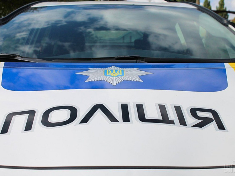 На столичной Оболони задержали шестеро подозреваемых, напавших на полицейского (ВИДЕО)